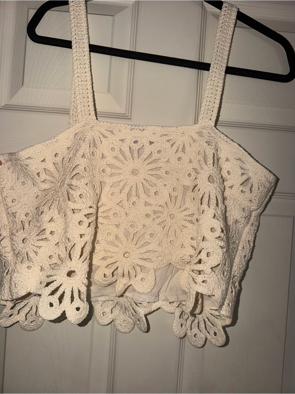 White Crochet Floral Crop Tank Top - Picture 3 of 3